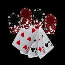 Meja Poker Indonesia di platform biolabet dengan kartu dan counter taruhan yang jelas